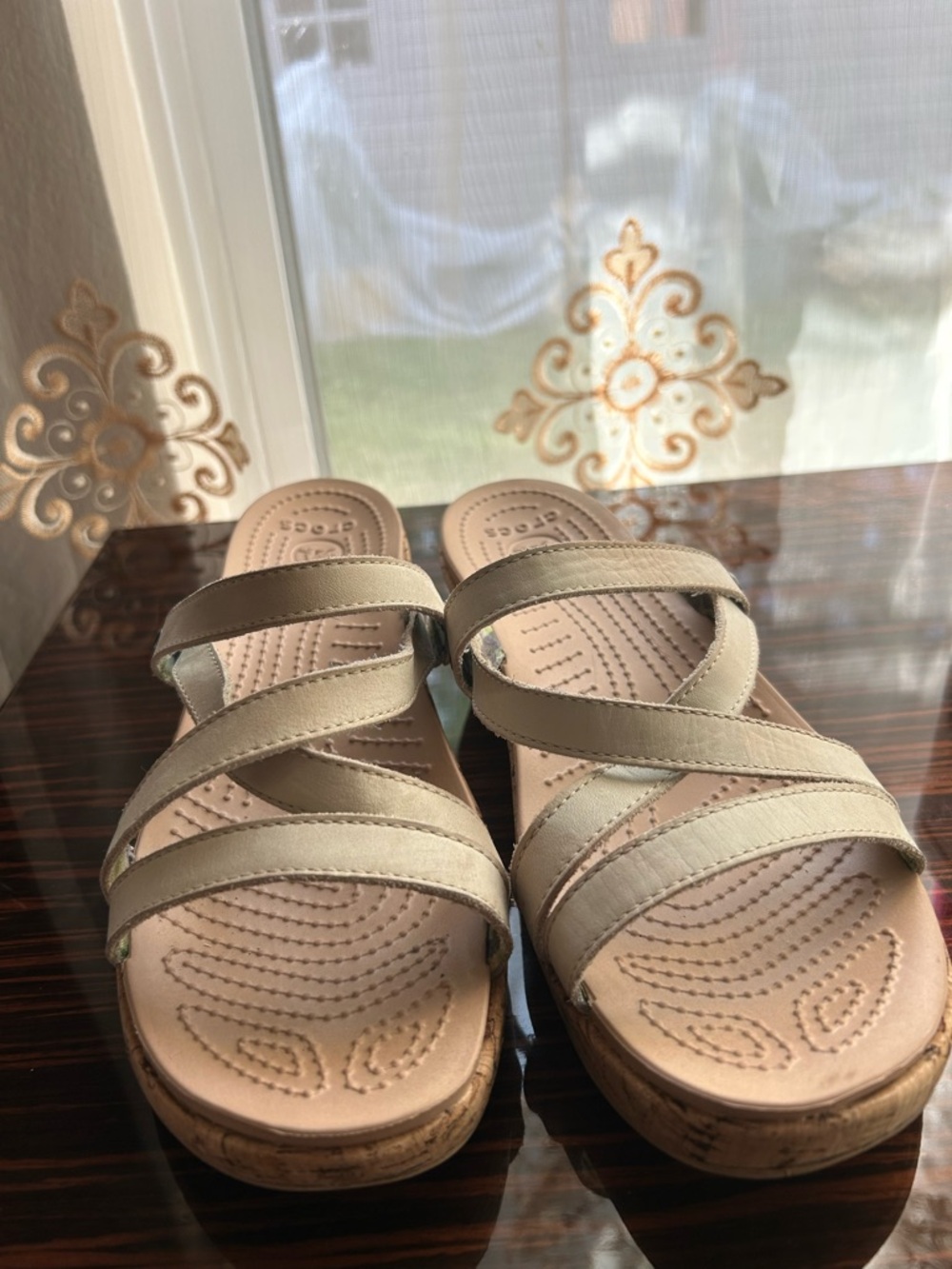 Crocs Wedge Sandals Women’s Size W10 – Beige/Cork Style